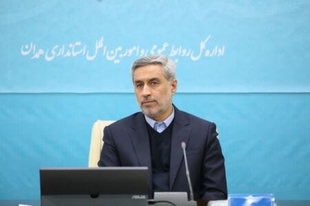 تریبون‌داران به تبیین خدمات نظام و دولت بپردازند