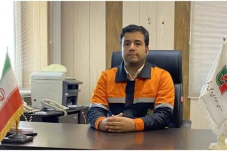 برفروبی و نمکپاشی ۸۸۰ کیلومتر باند از راههای تویسرکان.