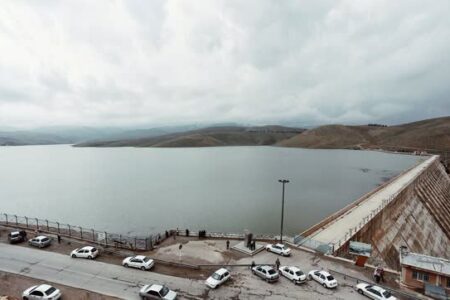 سد اکباتان در آستانه سرریز شدن