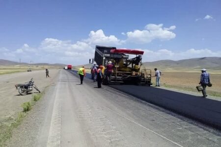 اجرای ۴۰ کیلومتر بهسازی و روکش آسفالت در محورهای ارتباطی شهرستان ملایر