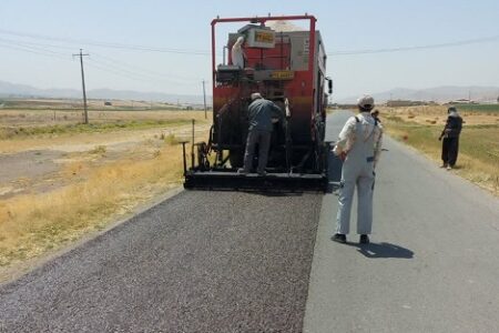 اجرای آسفالت حفاظتی نوین برای اولین بار در راههای شریانی استان همدان