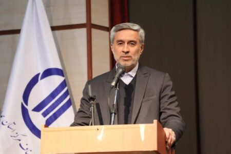 در مقاطع حساس، بازاریان همواره در کنار مردم بودند