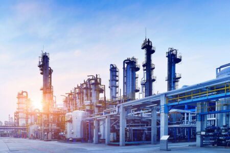 سرمایه‌گذاری یک میلیارد دلاری در  پتروشیمی ابن‌سینا