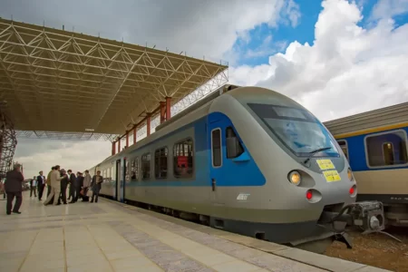 آغاز پیش‌فروش بلیط قطار۵ ستاره همدان- مشهد از امروز