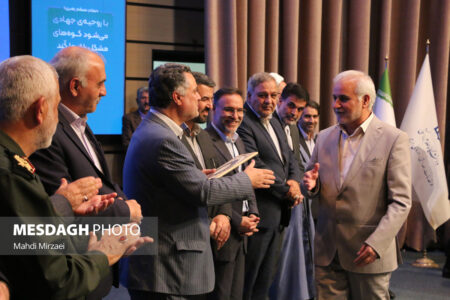 مراسم تکریم و معارفه در دانشگاه علوم پزشکی همدان