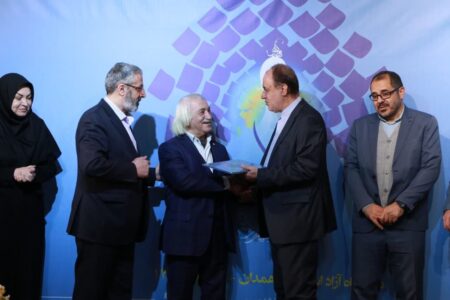 هنر، آیینه فرهنگ ایرانی در مسیر انتظار؛ رونمایی از اثر هنری محمدهادی ابوالقاسمی در اختتامیه جشنواره «مشق انتظار» دانشگاه آزاد اسلامی همدان