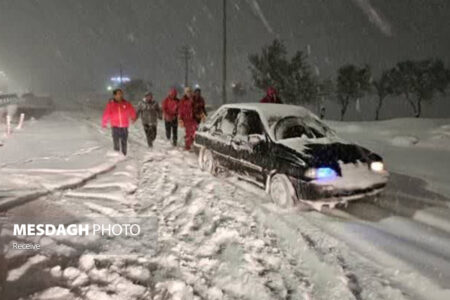 امدادرسانی به ۷۱۳ تن و رهاسازی ۱۲۱ خودرو گرفتار در برف