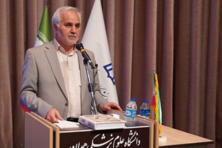 توجه ویژه به مطالبات کادر درمان؛ رئیس دانشگاه علوم پزشکی همدان بر رفع بحران تأکید کرد