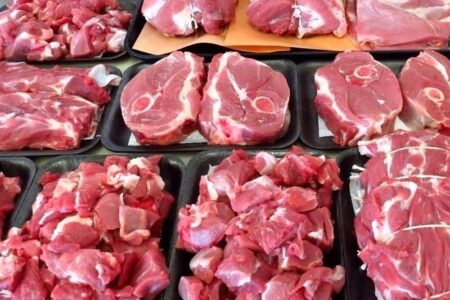 ۶۱۱ تُن مرغ و گوشت قرمز منجمد در همدان توزیع شد