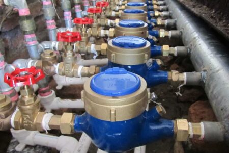 بیش از ۱۲ هزار کنتور فرسوده آب در استان همدان تعویض شد