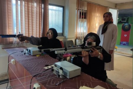 آغاز تمرینات پاراتیراندازی بانوان همدان با همکاری علوم پزشکی و مربیگری خانم اعتصامی