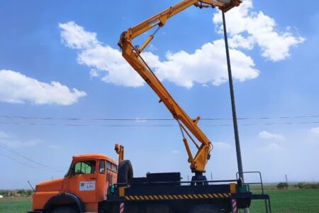 اجرای ۱۵/۸ کیلومتر روشنایی طولی و ۱۰ مورد روشنایی نقطه ای در راه های همدان