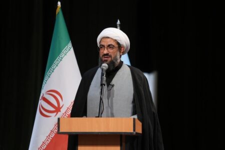 مسئولان در برابر سوالات خبرنگاران پاسخگو باشند