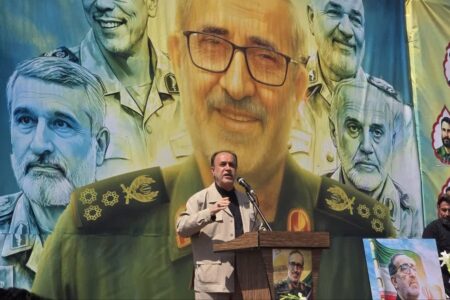 حاجی بابایی: ملت ایران اهل تسلیم نیست